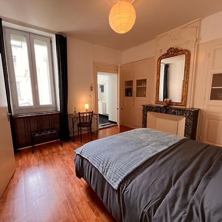 La Colbertine - Charming Apartment In Place Colbert โรชฟอร์ ภายนอก รูปภาพ