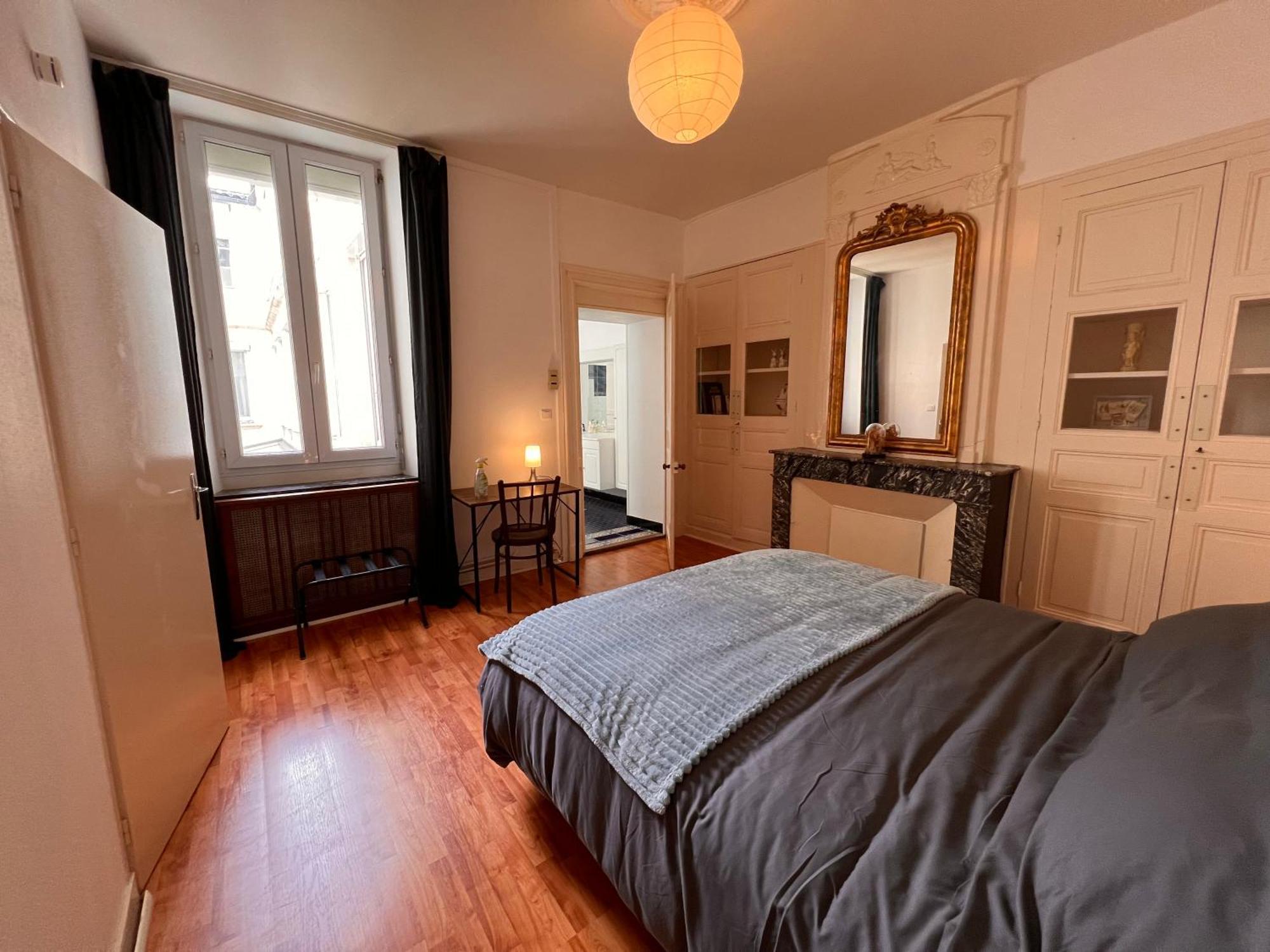 La Colbertine - Charming Apartment In Place Colbert โรชฟอร์ ภายนอก รูปภาพ