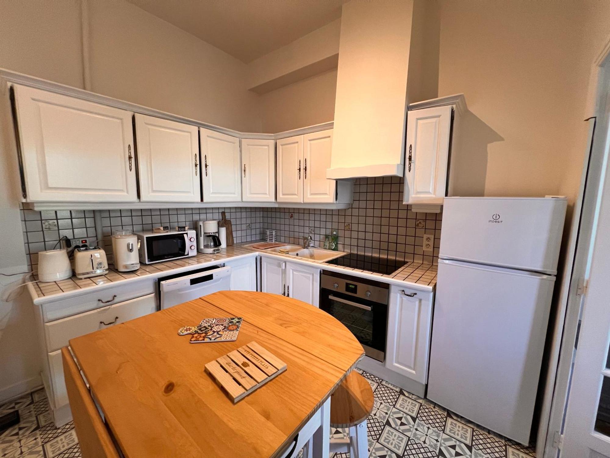 La Colbertine - Charming Apartment In Place Colbert โรชฟอร์ ภายนอก รูปภาพ